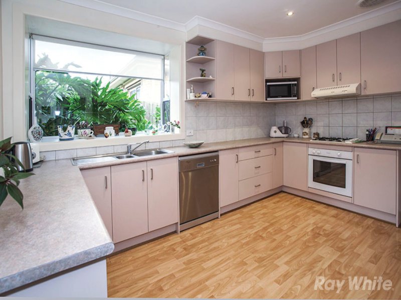 16 Mayfield Drive, Mount Waverley image 6