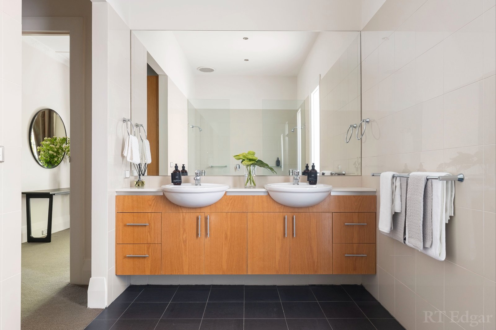 Property Gallery Thumbnail 12