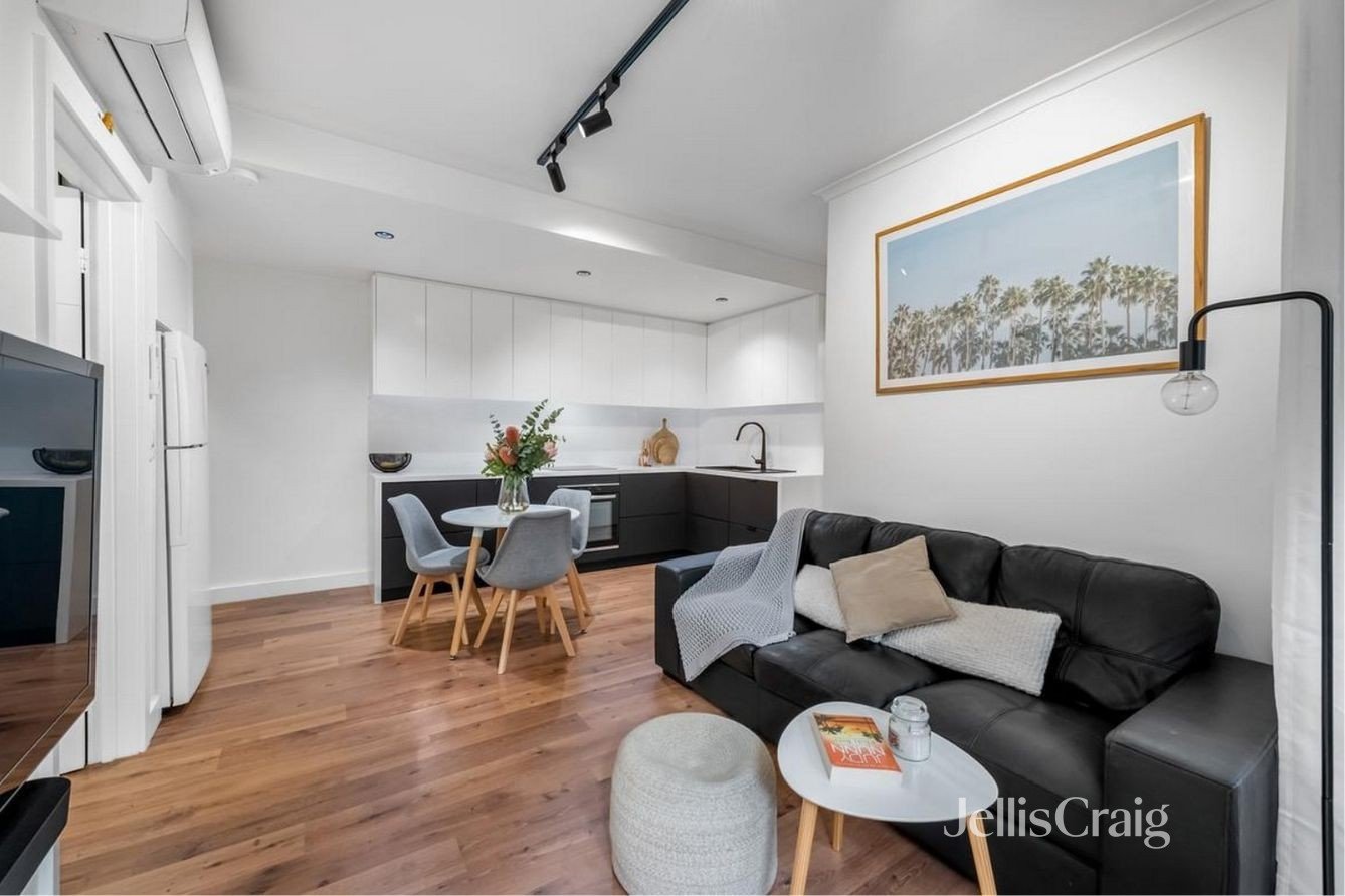 1/6 McKay Street, Coburg image 1