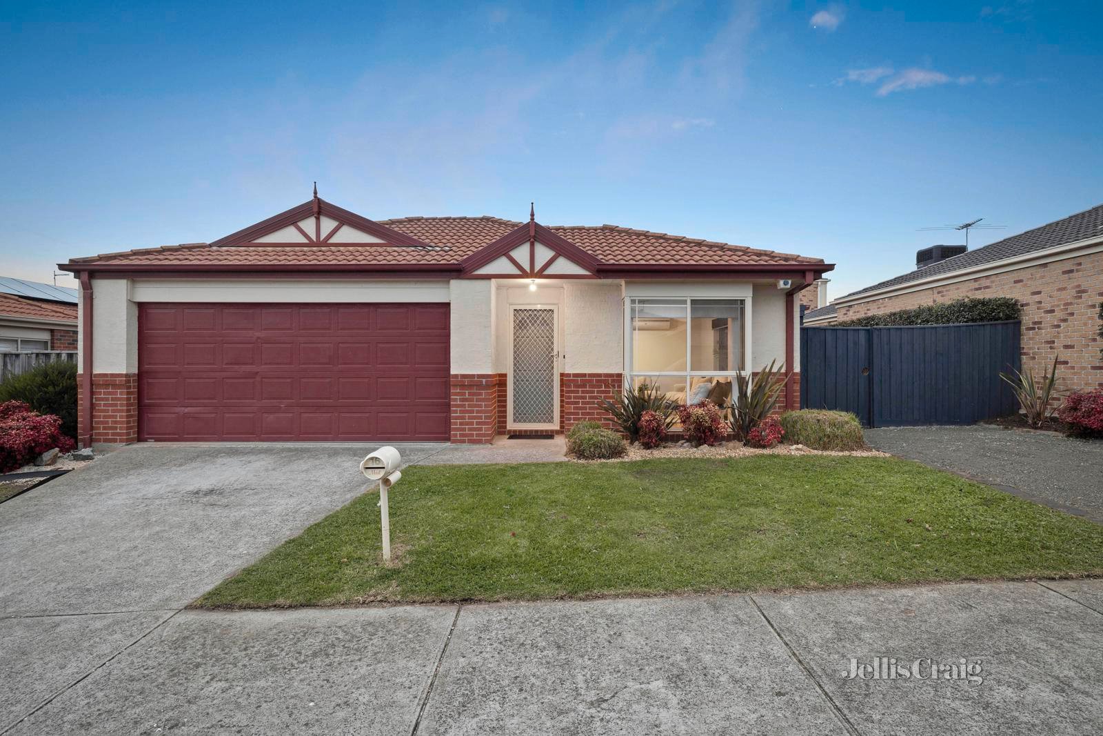 16 Meadow Crest Circuit, Mount Martha image 2