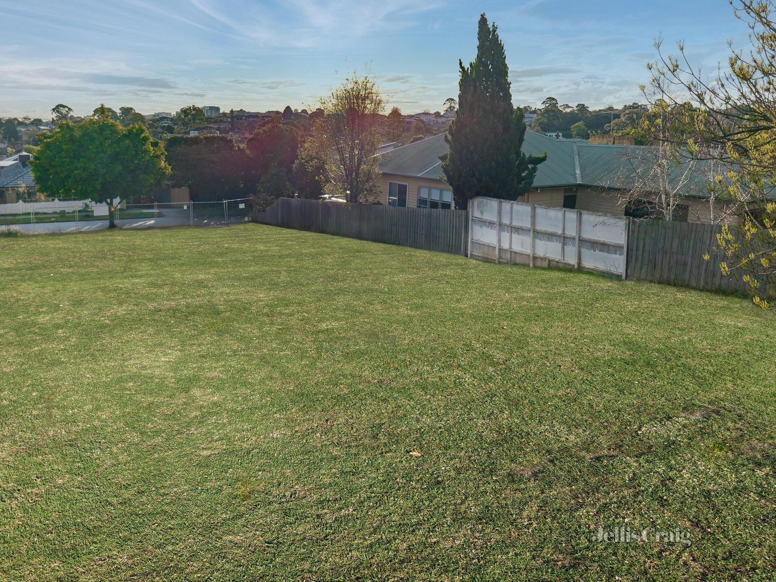 16 Meryl Street, Doncaster East image 3