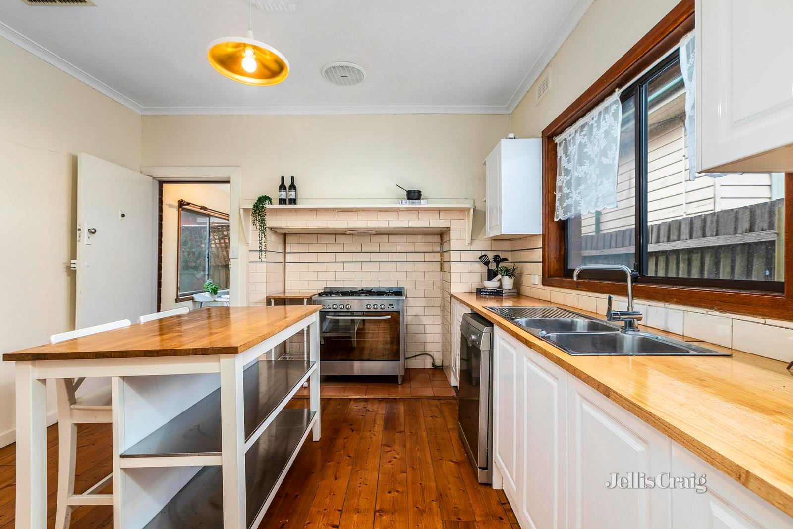 16 Milford Street, Newport image 5