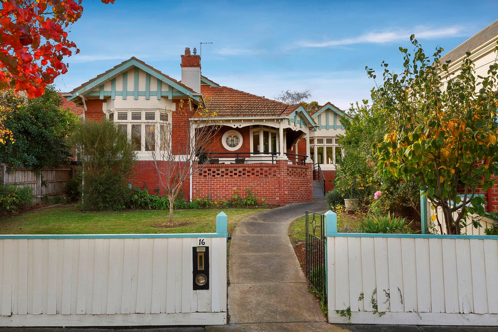 16 Miller Grove, Kew RT Edgar