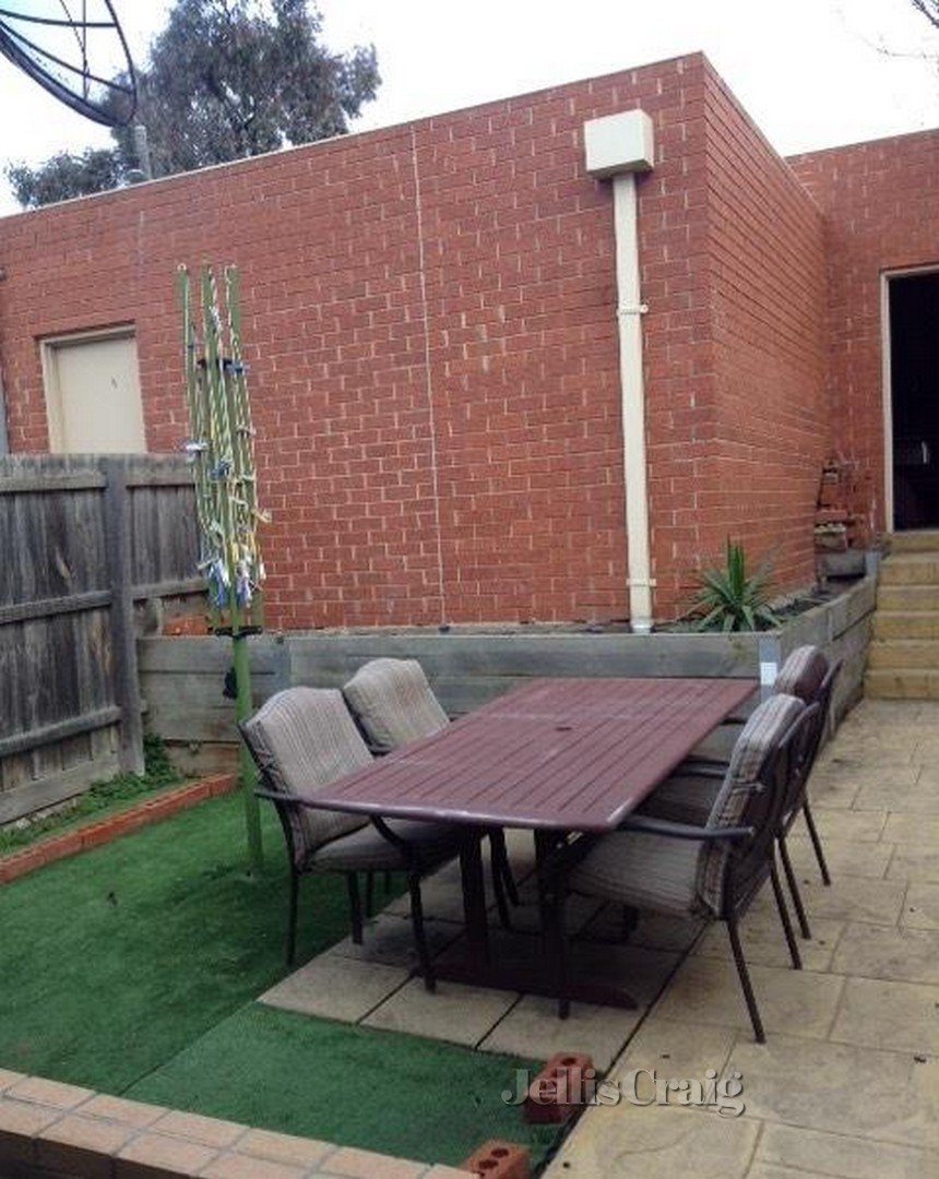 16 Millward Street, Brunswick image 6