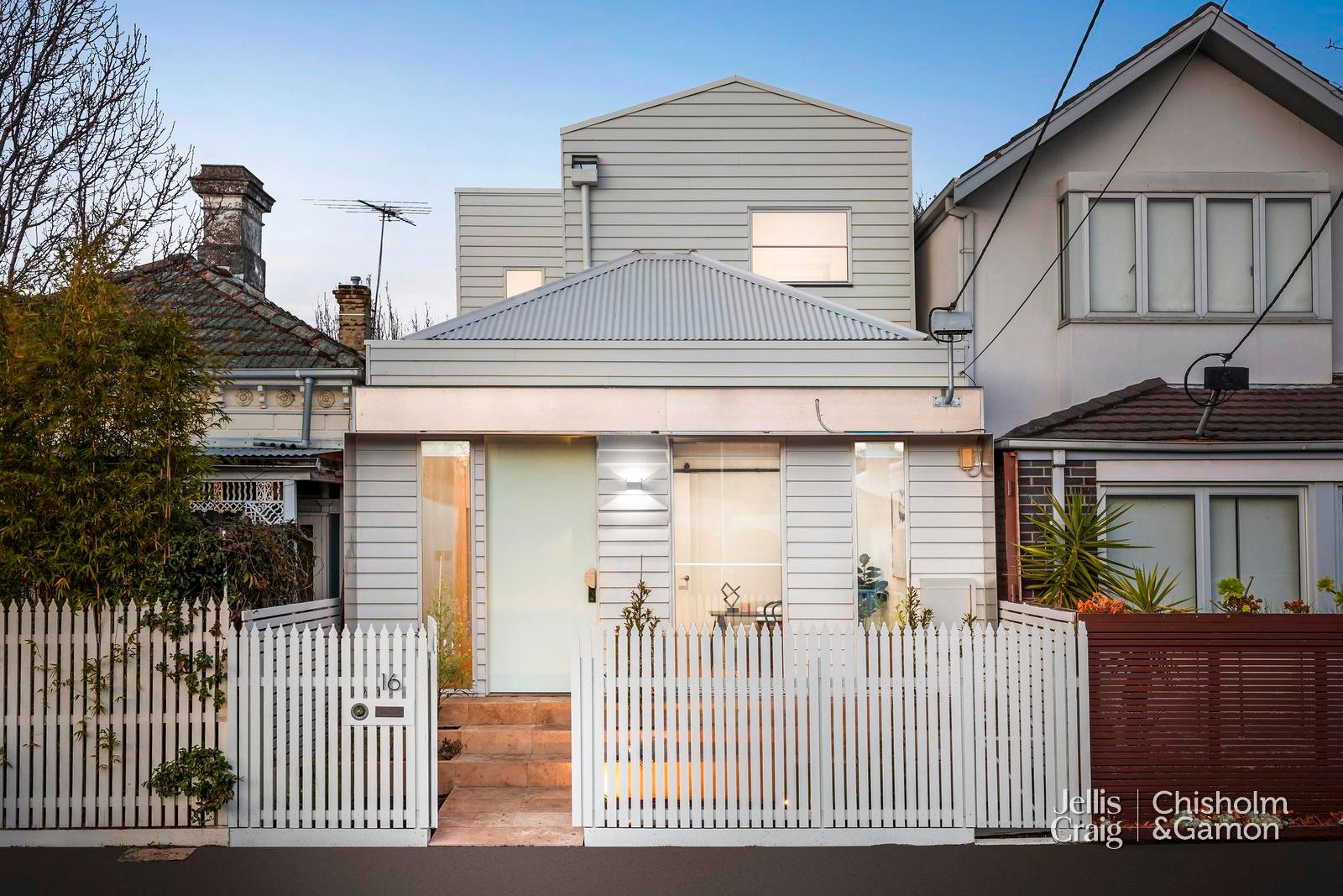16 Moore Street, Elwood image 1
