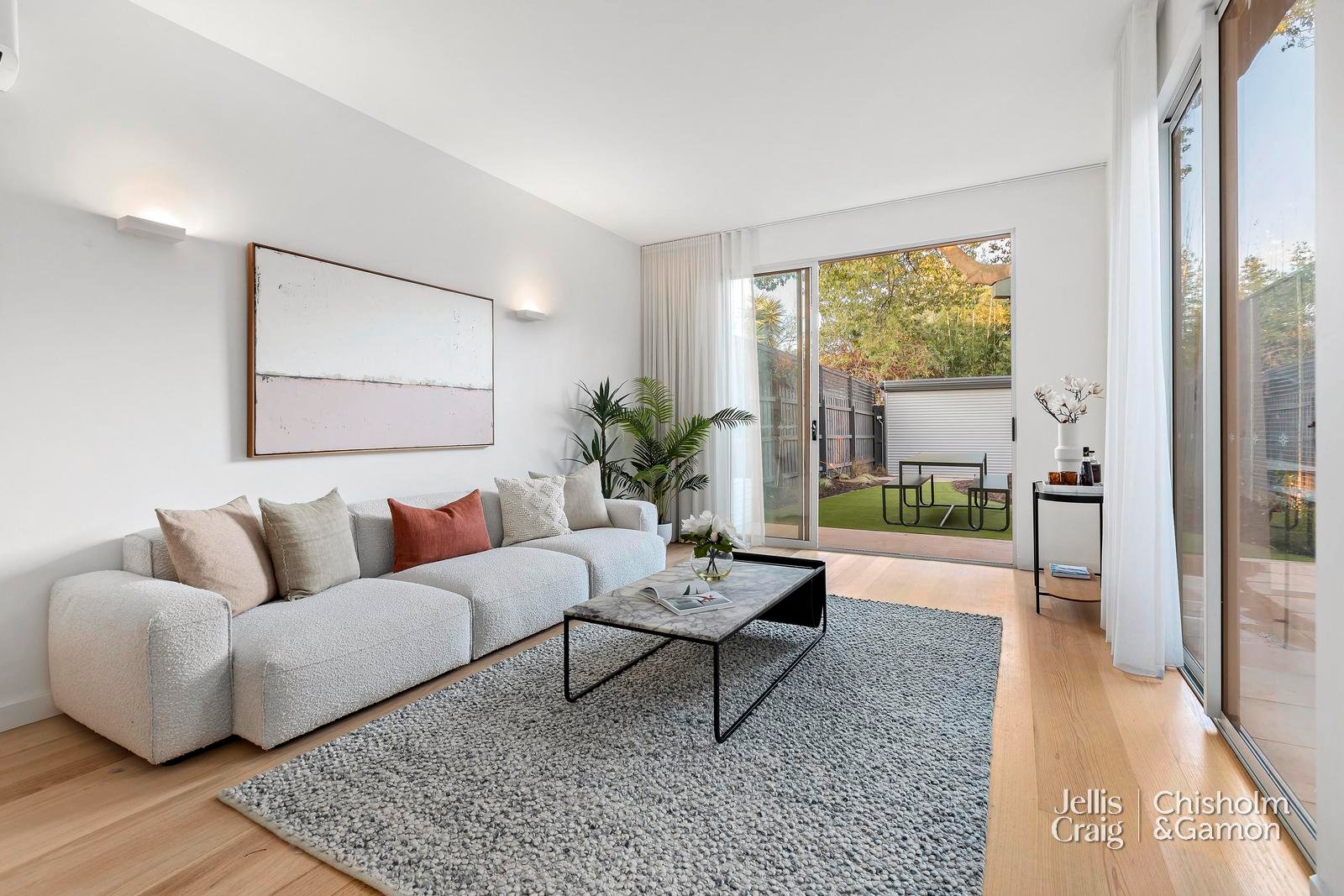16 Moore Street, Elwood image 3