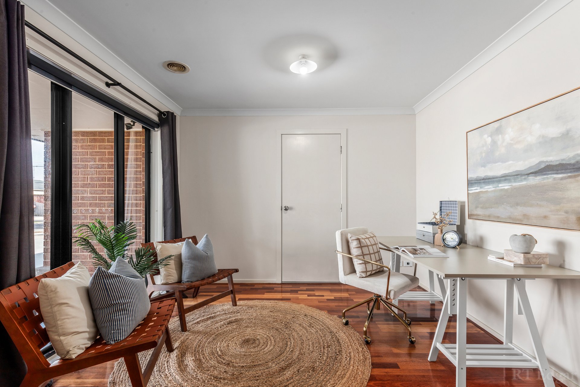 Property Gallery Thumbnail 9