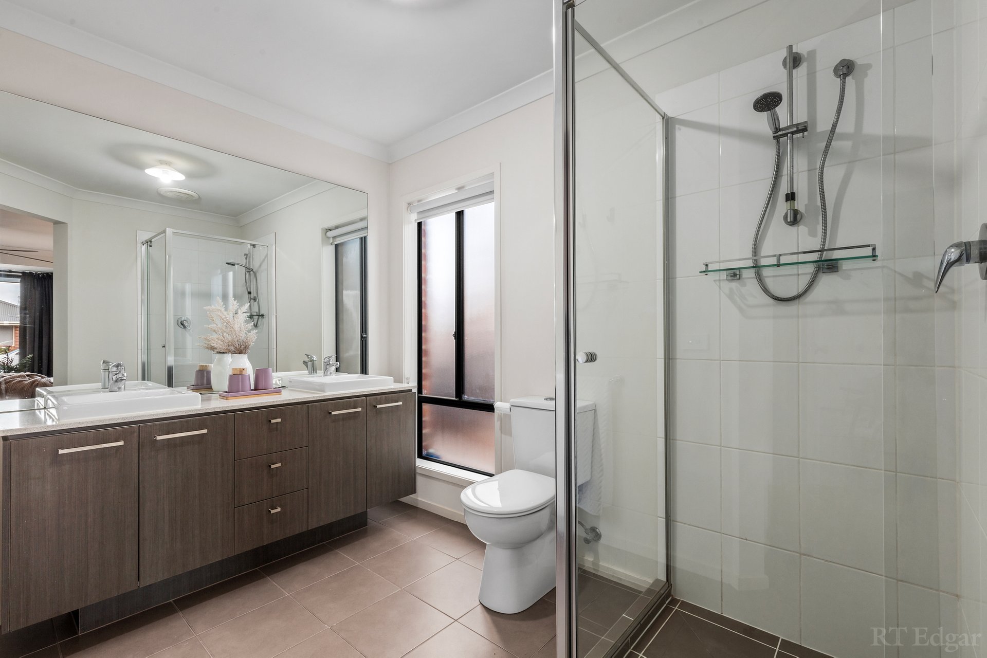 Property Gallery Thumbnail 11
