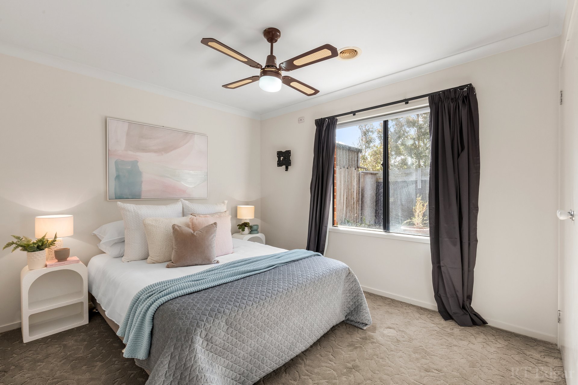 Property Gallery Thumbnail 12
