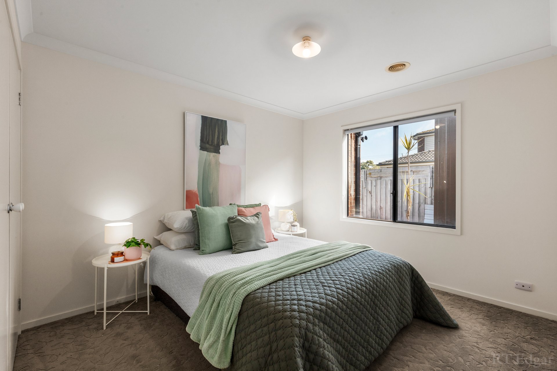 Property Gallery Thumbnail 13