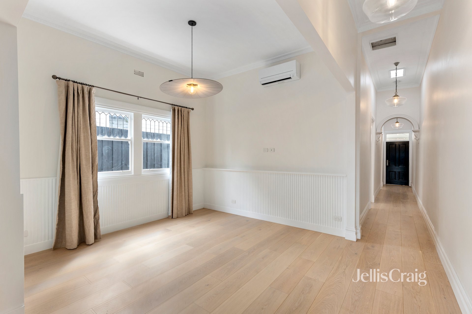 16 Mt Pleasant Grove, Armadale image 4