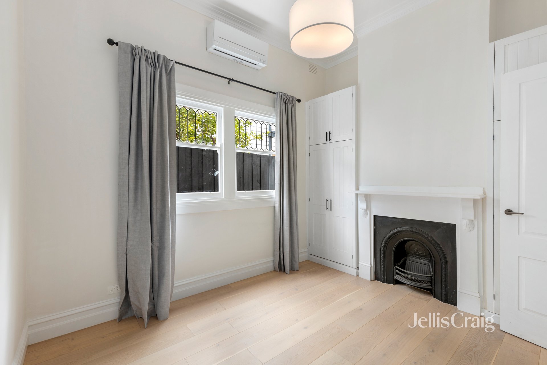 16 Mt Pleasant Grove, Armadale image 6