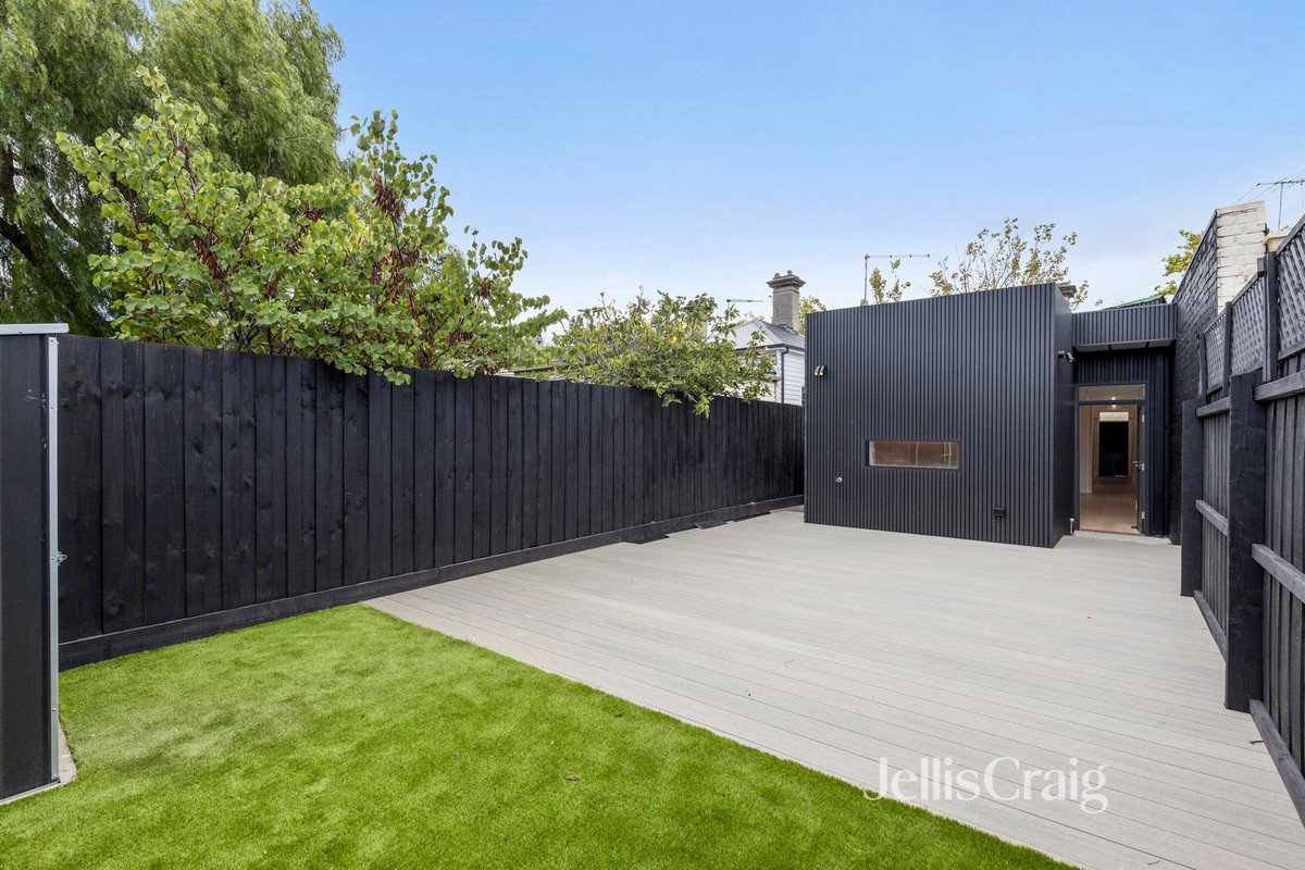 16 Mt Pleasant Grove, Armadale image 9