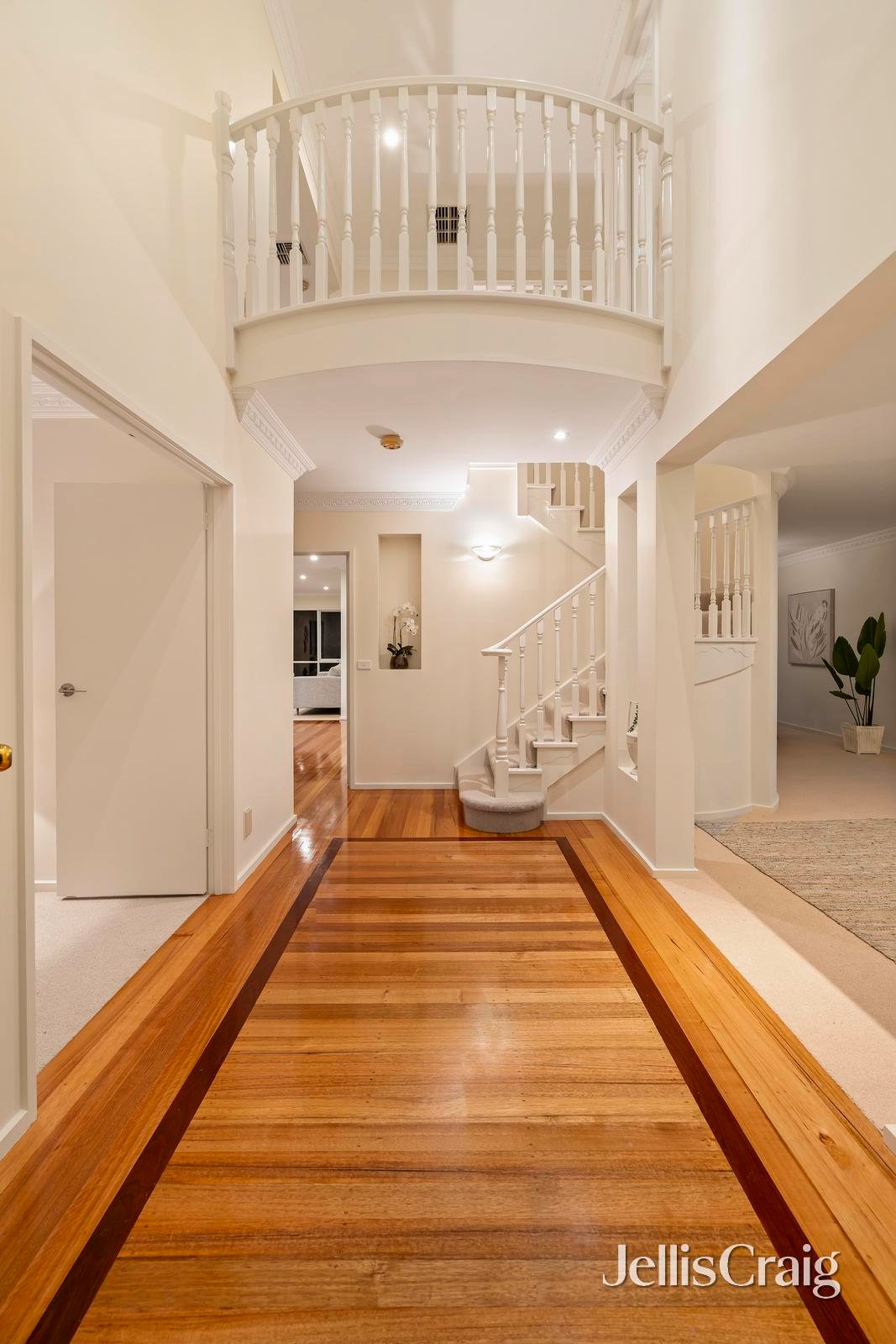 16 Mulsanne Way, Donvale image 4