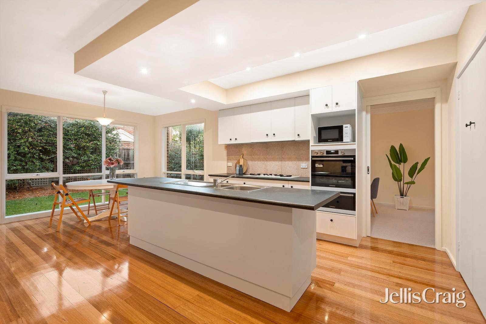 16 Mulsanne Way, Donvale image 7