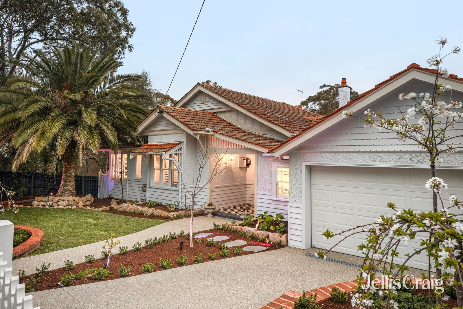 16 Myrtle Road, Canterbury image 1