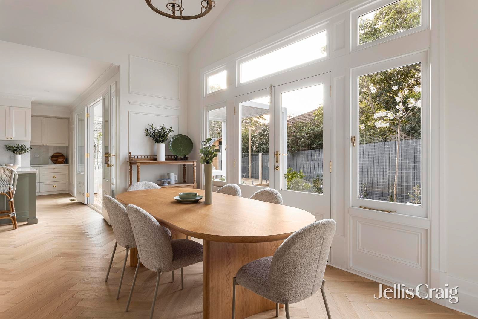 16 Myrtle Road, Canterbury image 11