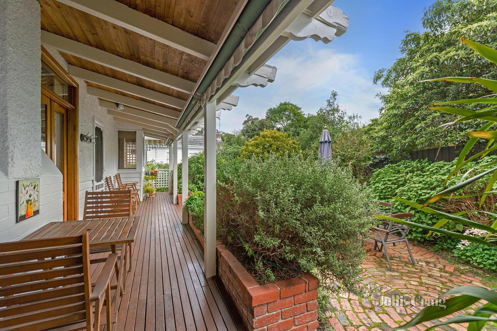 16 Myrtle Road, Canterbury image 10