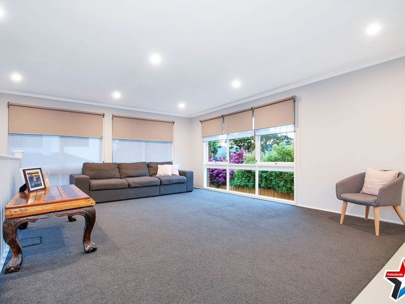 16 Nambour Drive, Mooroolbark image 7