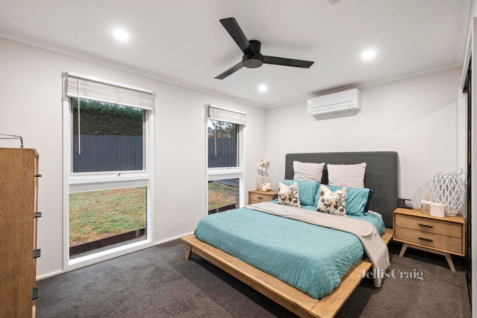 16 Nambour Drive, Mooroolbark image 12
