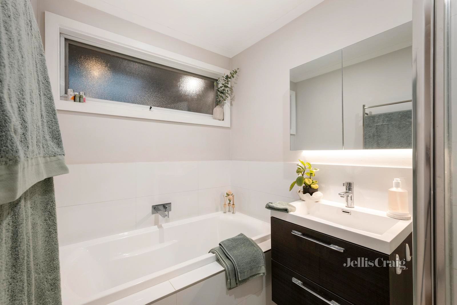 16 Nambour Drive, Mooroolbark image 15