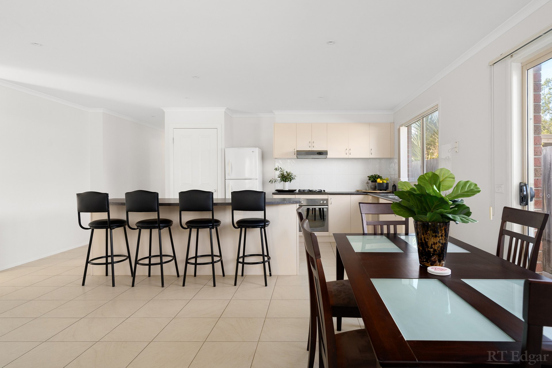 Property Gallery Thumbnail 6