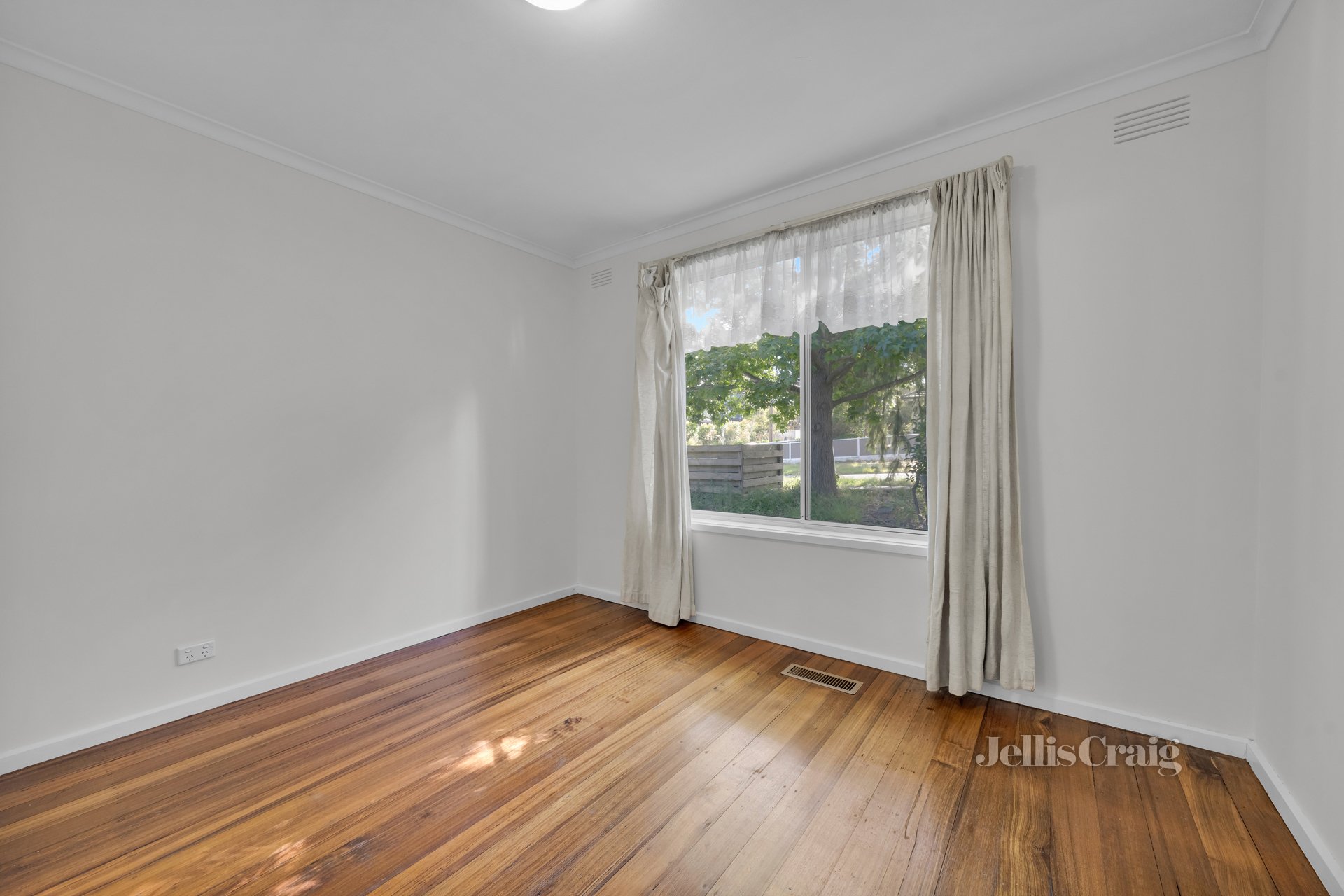 1/6 New Street, Ringwood image 5