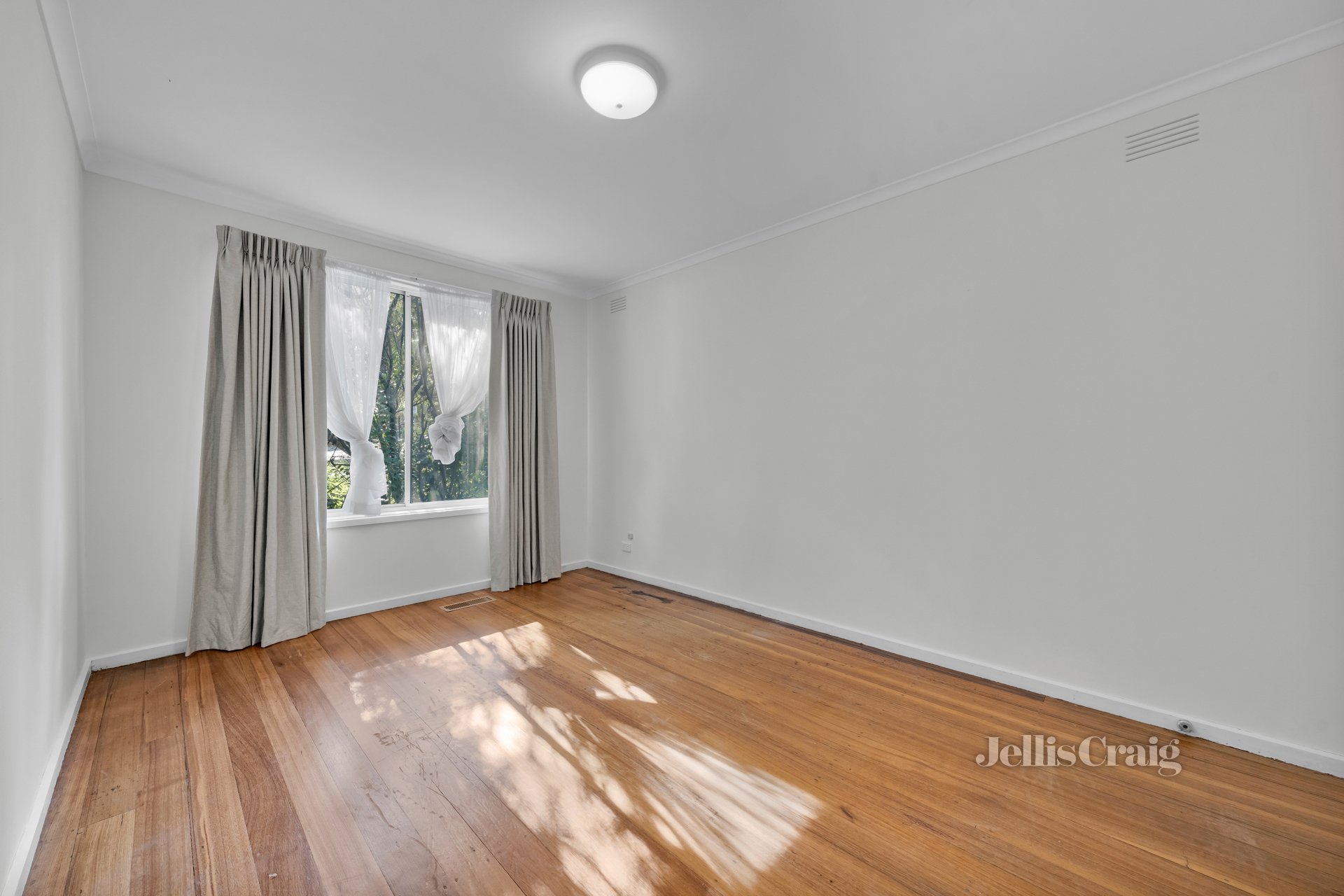 1/6 New Street, Ringwood image 6