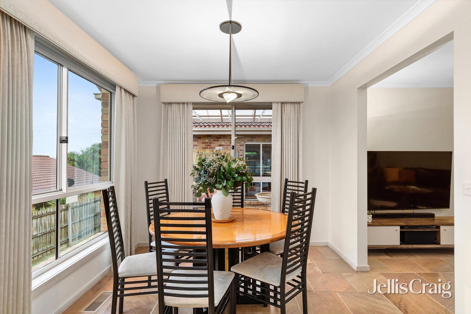 16 Nillumbik Square, Diamond&nbsp;Creek image 5