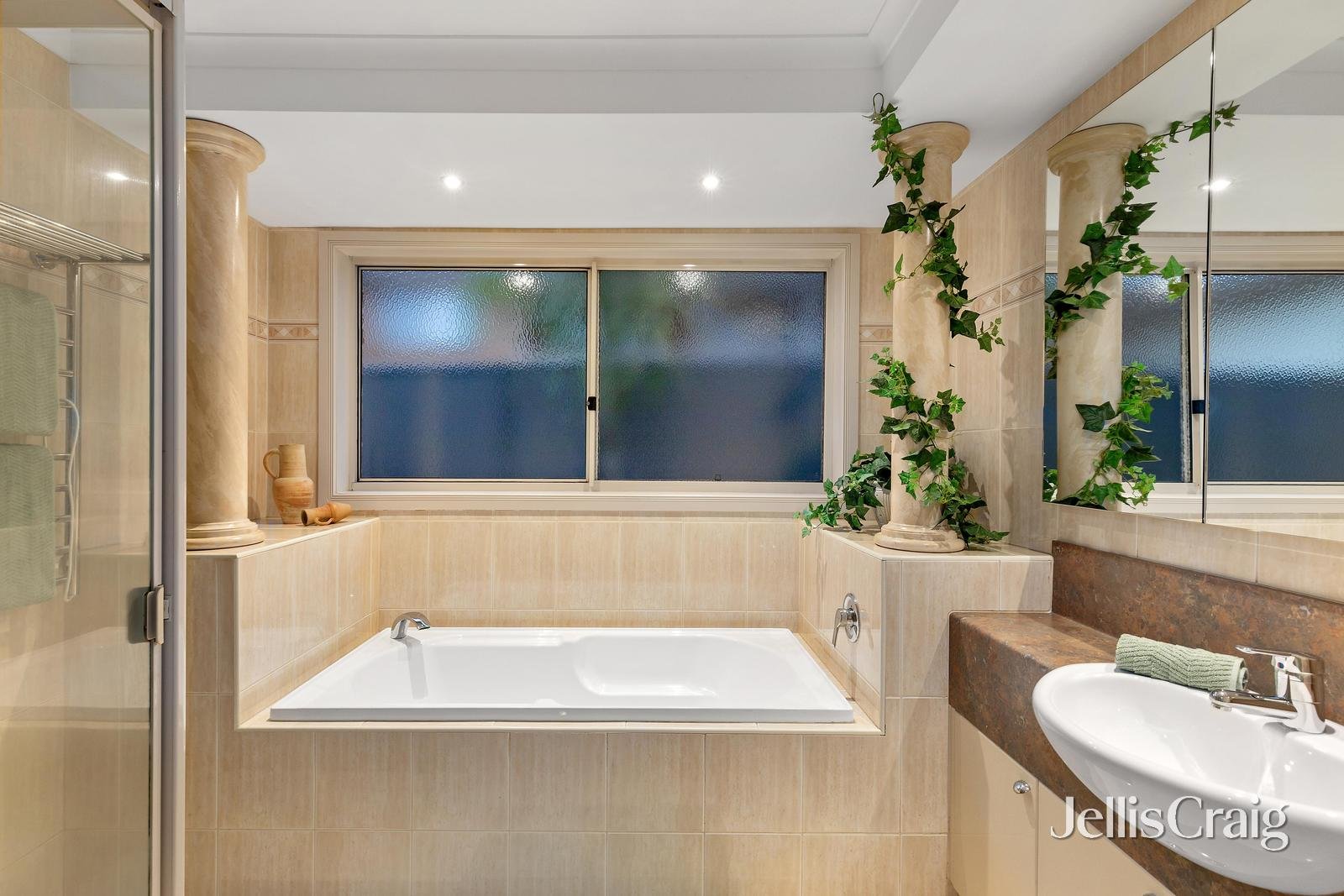 16 Nillumbik Square, Diamond&nbsp;Creek image 12