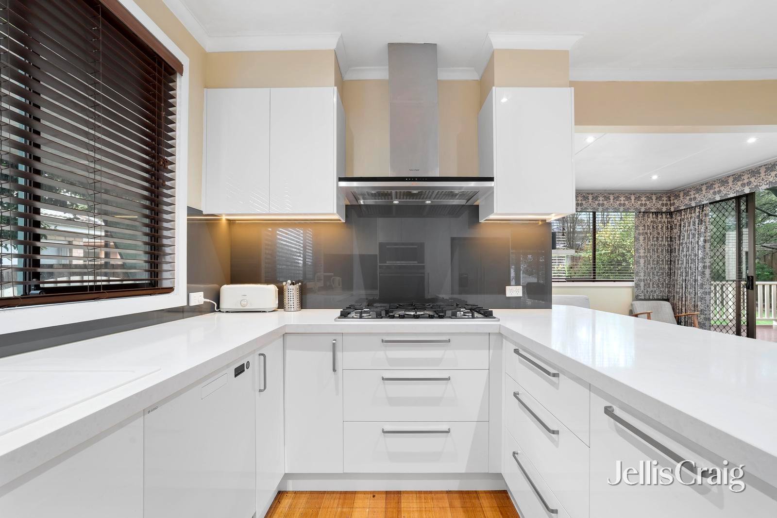 16 Norman Street, Mitcham image 5