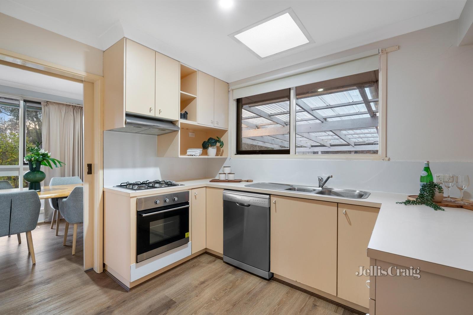 16 Northam Street, Glen Waverley image 7