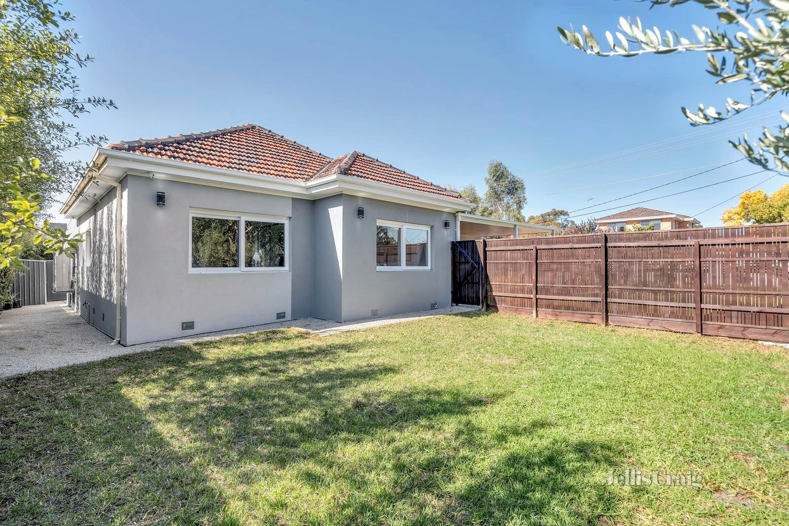 1/6 Olive Grove, Pascoe Vale image 9