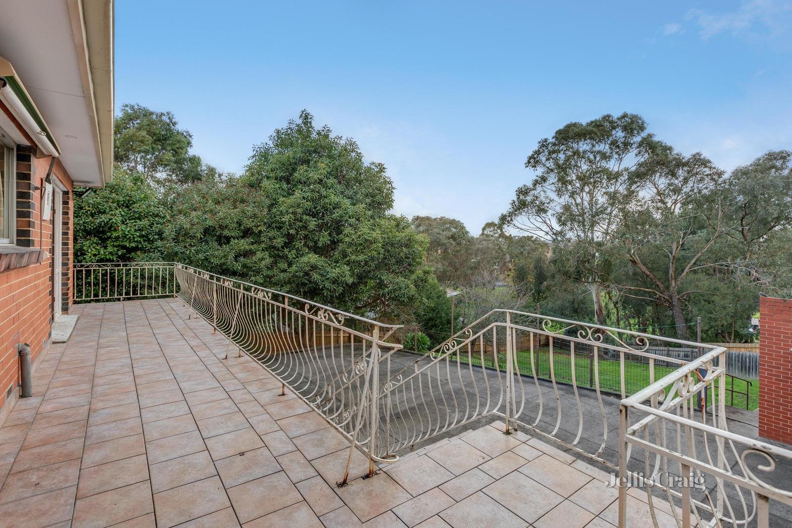 16 Outlook Drive, Doncaster image 3