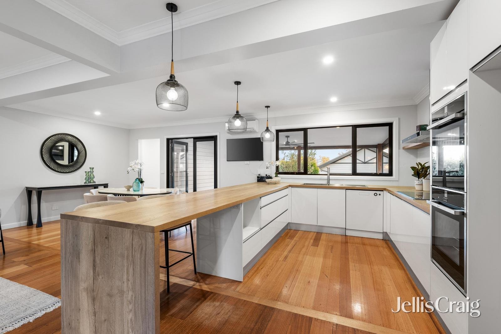 16 Owen Street, Mitcham image 4