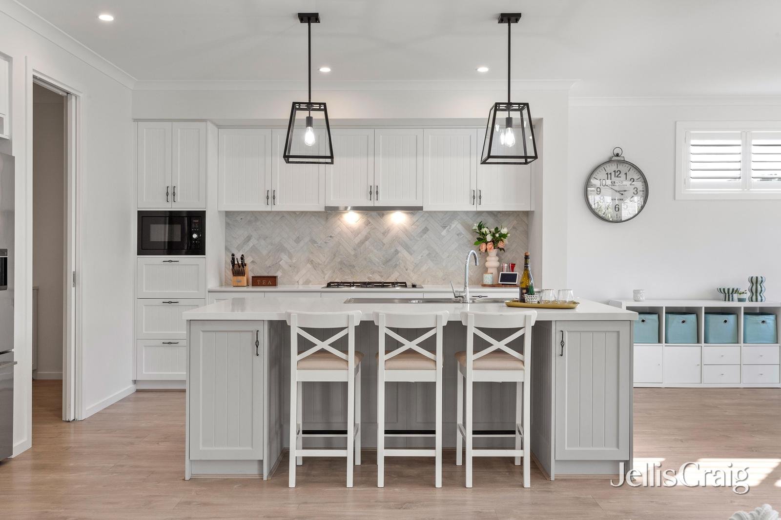 16 Parker Drive, Lilydale image 2