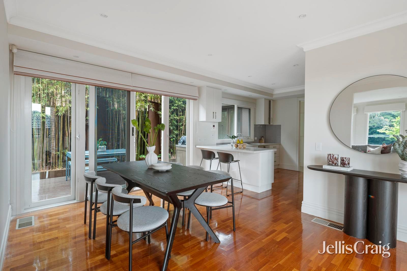 1/6 Parring Road, Balwyn image 3