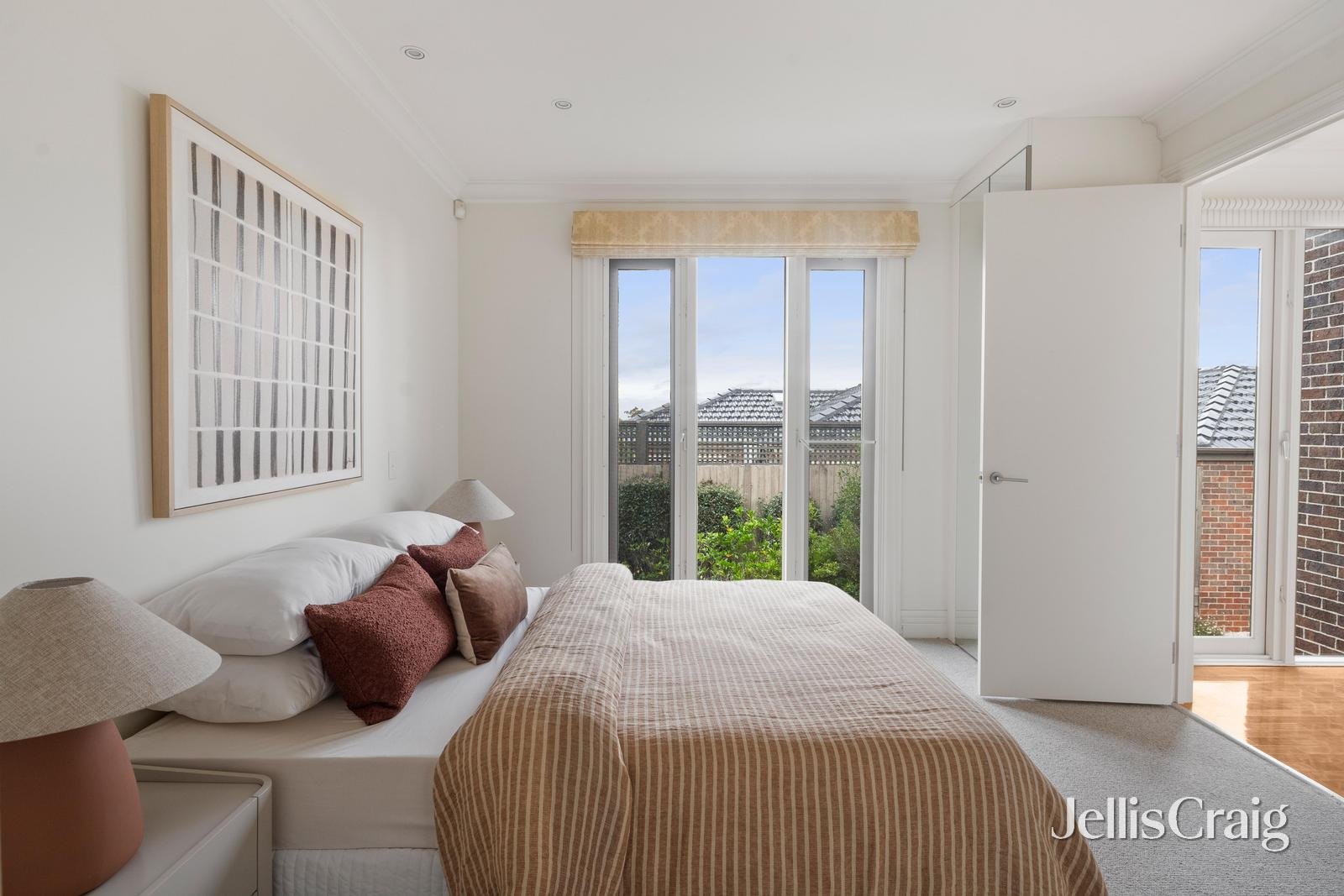 1/6 Parring Road, Balwyn image 4