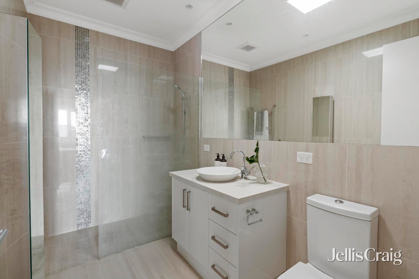 1/6 Parring Road, Balwyn image 9