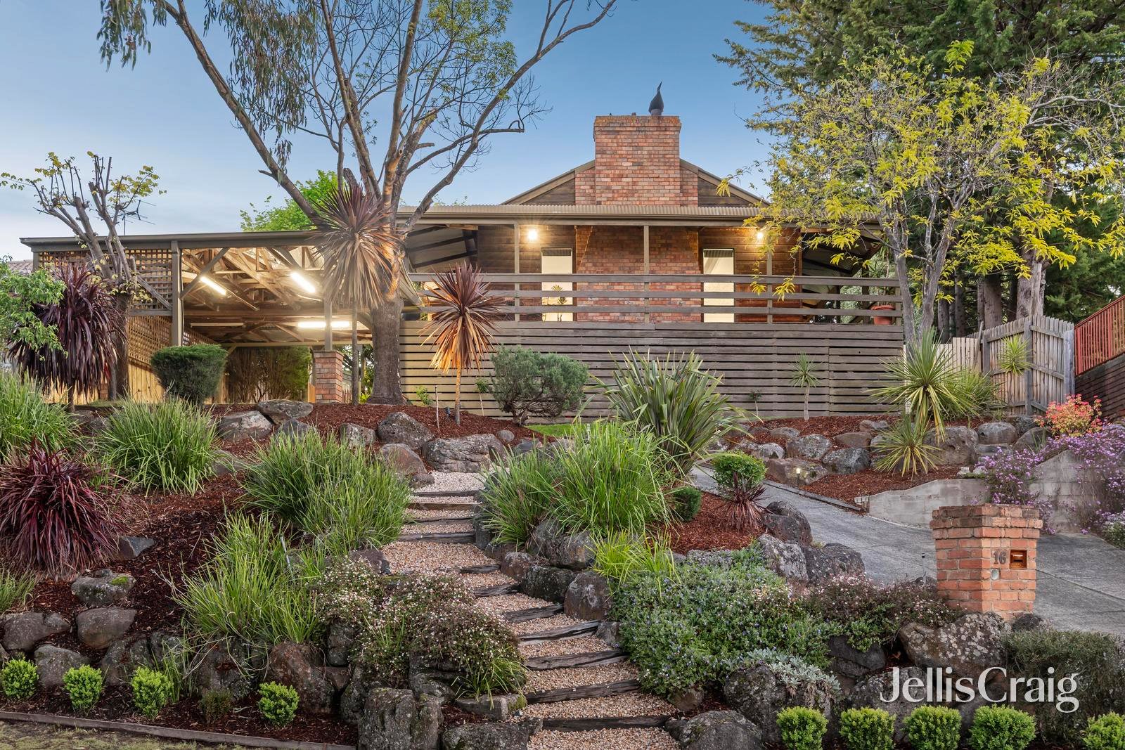 16 Penshurst Place, Warranwood image 1