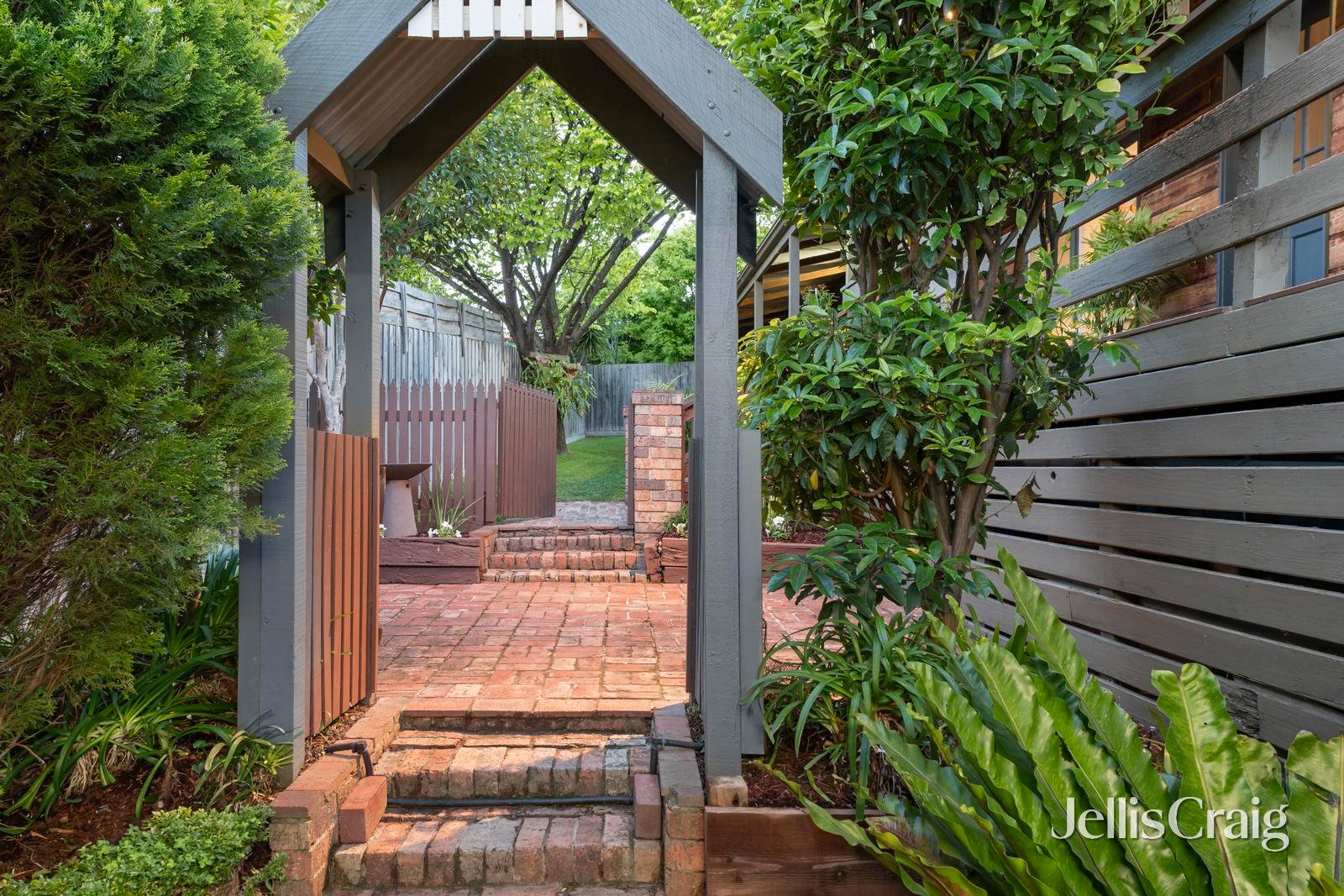 16 Penshurst Place, Warranwood image 16