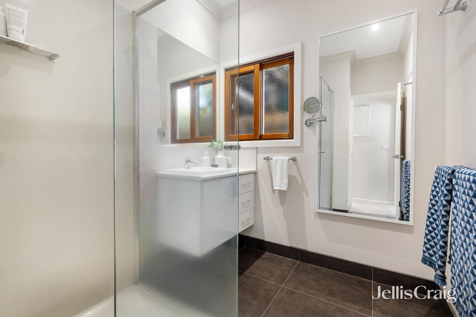 16 Perth Street, Blackburn South image 7