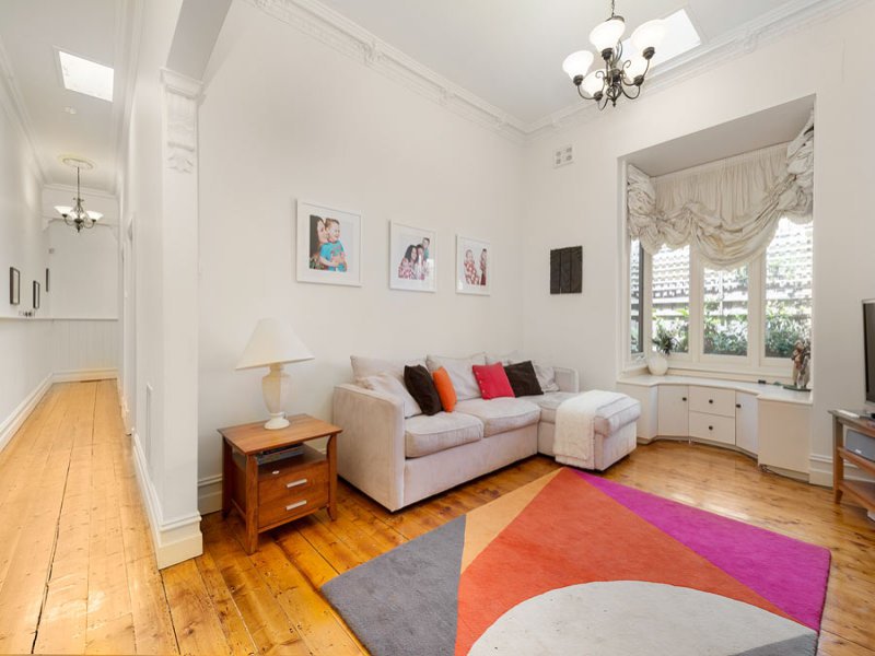 16 Pine Avenue, Elwood image 2