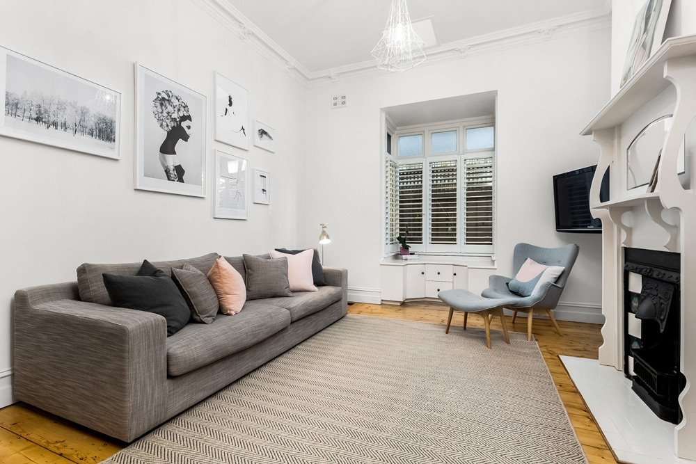 16 Pine Avenue, Elwood image 2