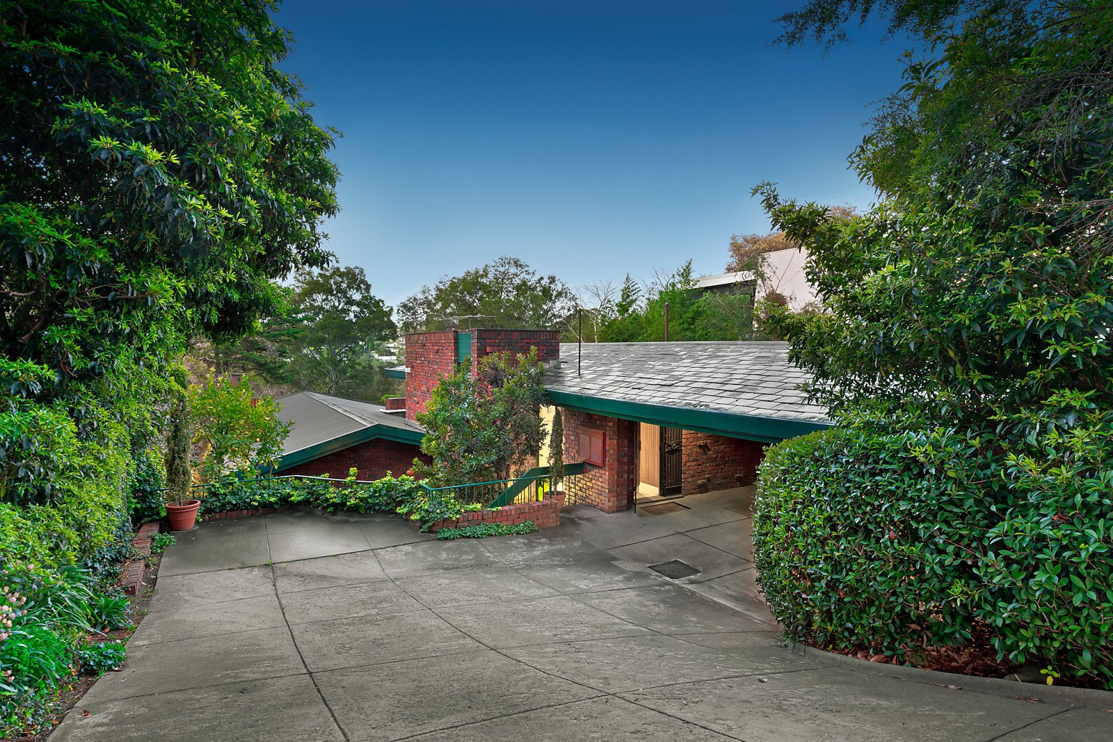 16 Raheen Drive, Kew image 1