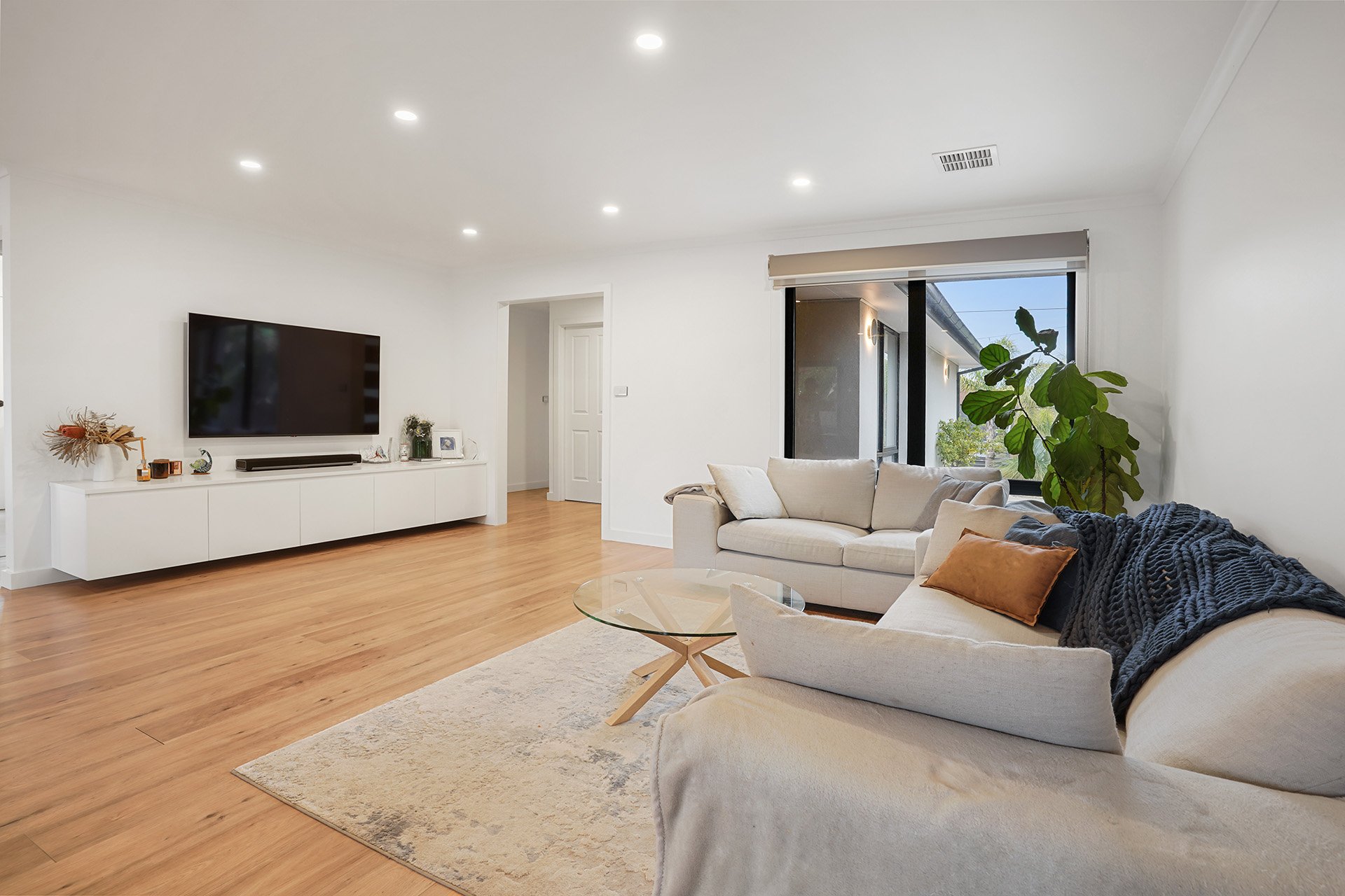 16 Renowden Street, Cheltenham image 2
