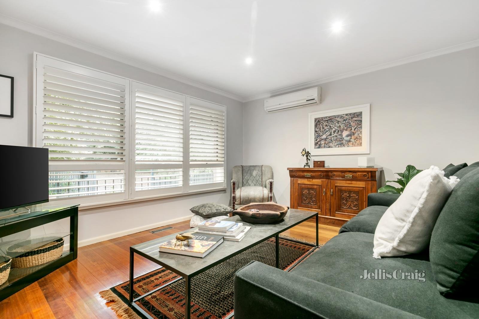 16 Reserve Road, Box Hill image 2