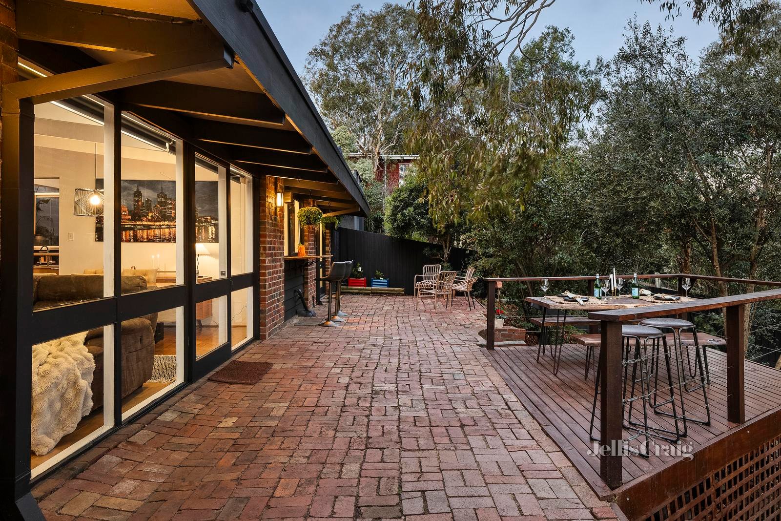 16 Ridge Road, Greensborough image 2