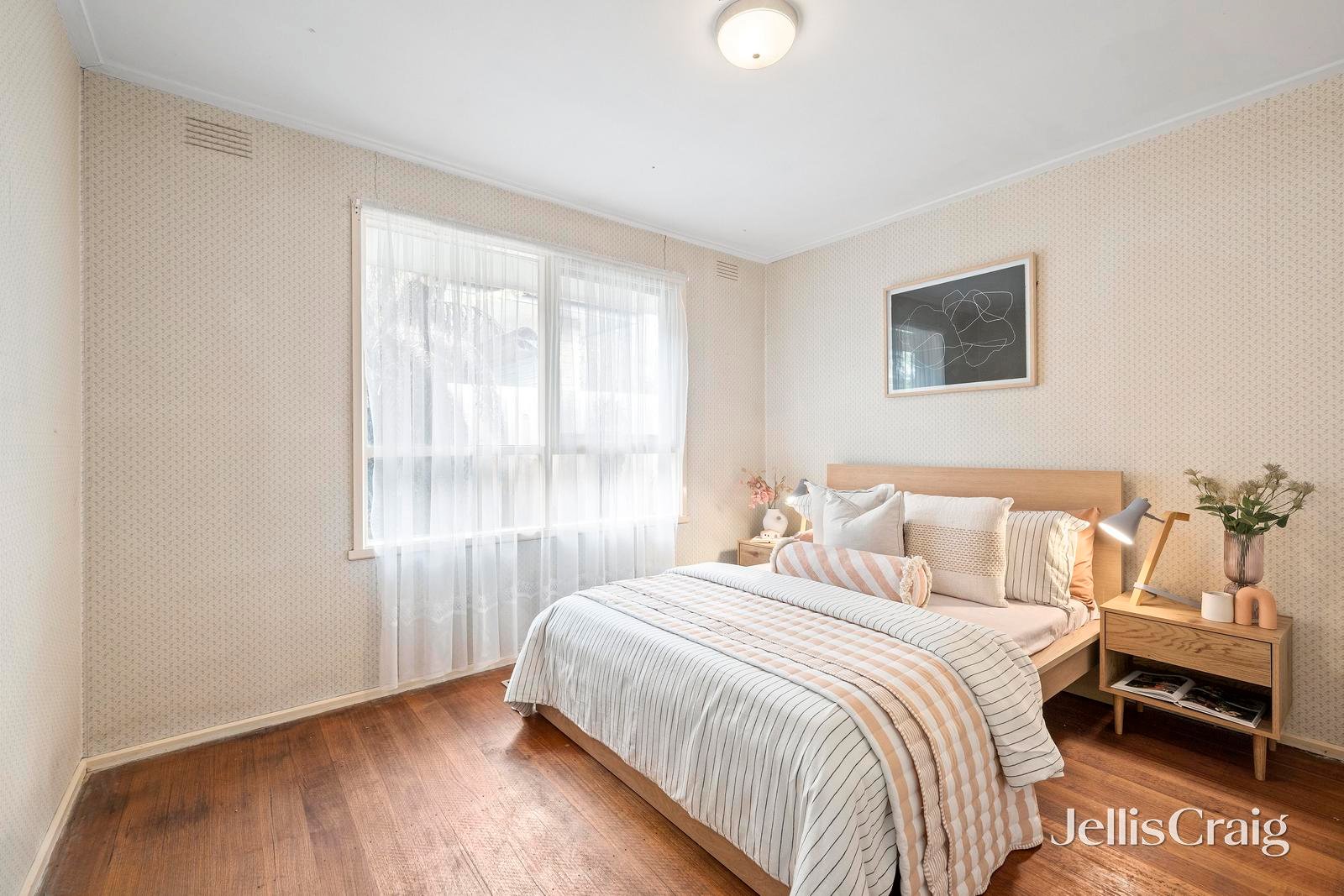 16 Robert Court, Croydon image 8