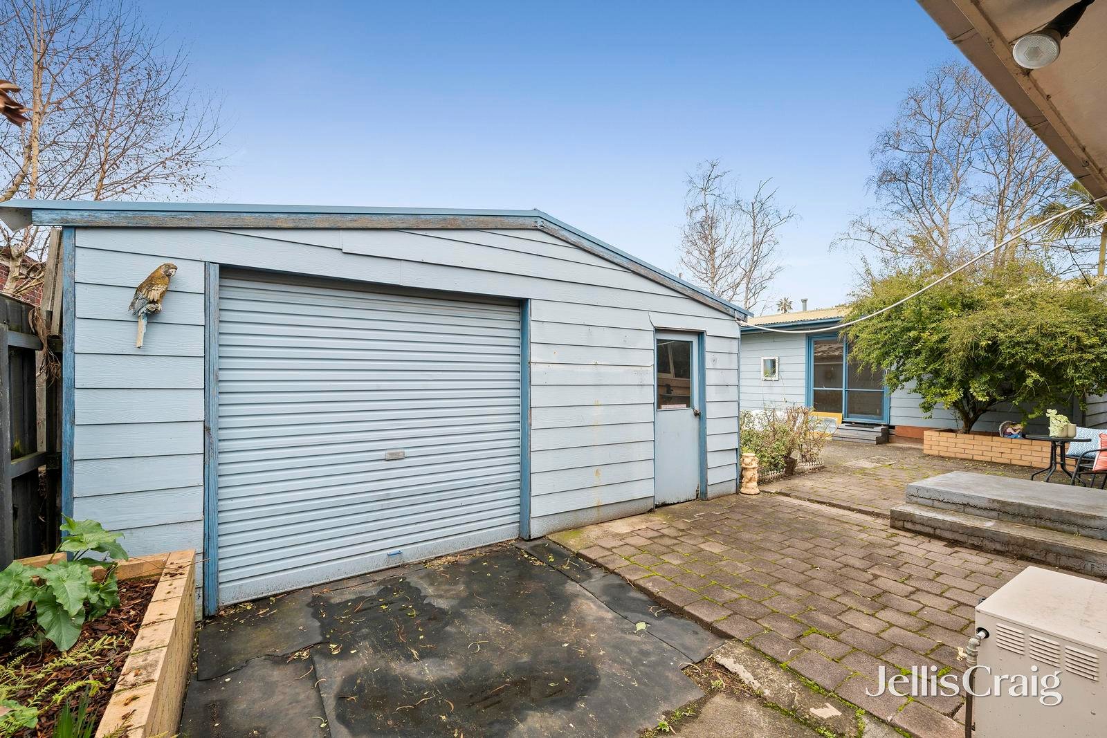 16 Robert Court, Croydon image 13